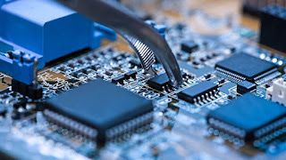 Students in Electronics and Communication Engineering lab at MIT VPU – Top University in Maharashtra