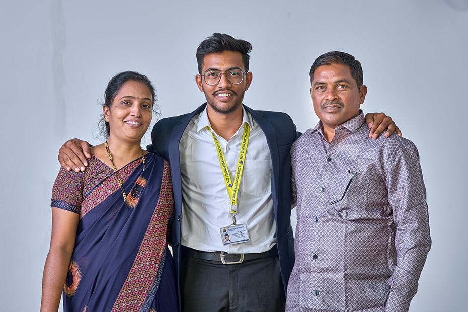 Happy student with family after scholarship at MIT VPU