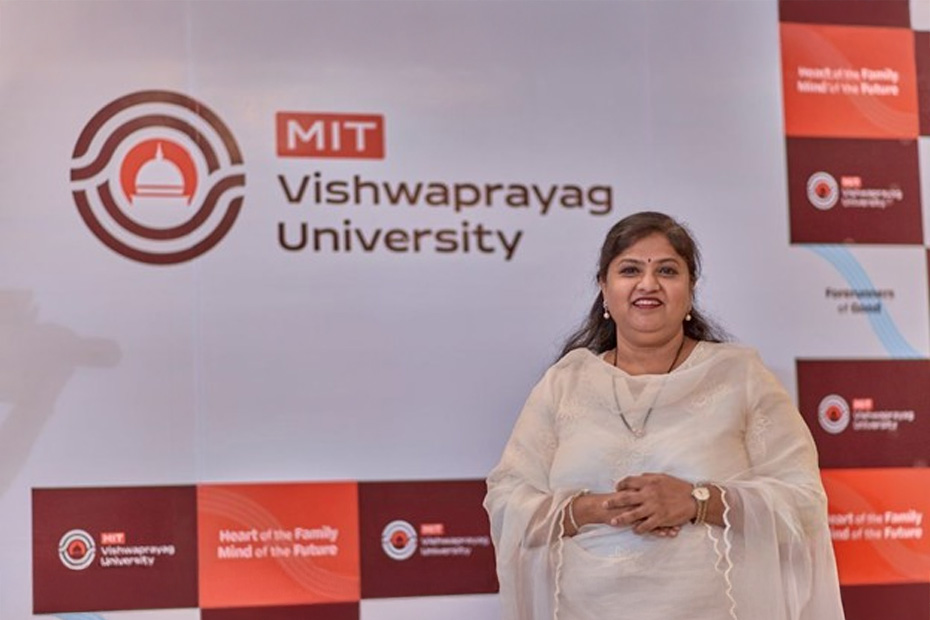 Students working on engineering projects in MIT VPU’s lab